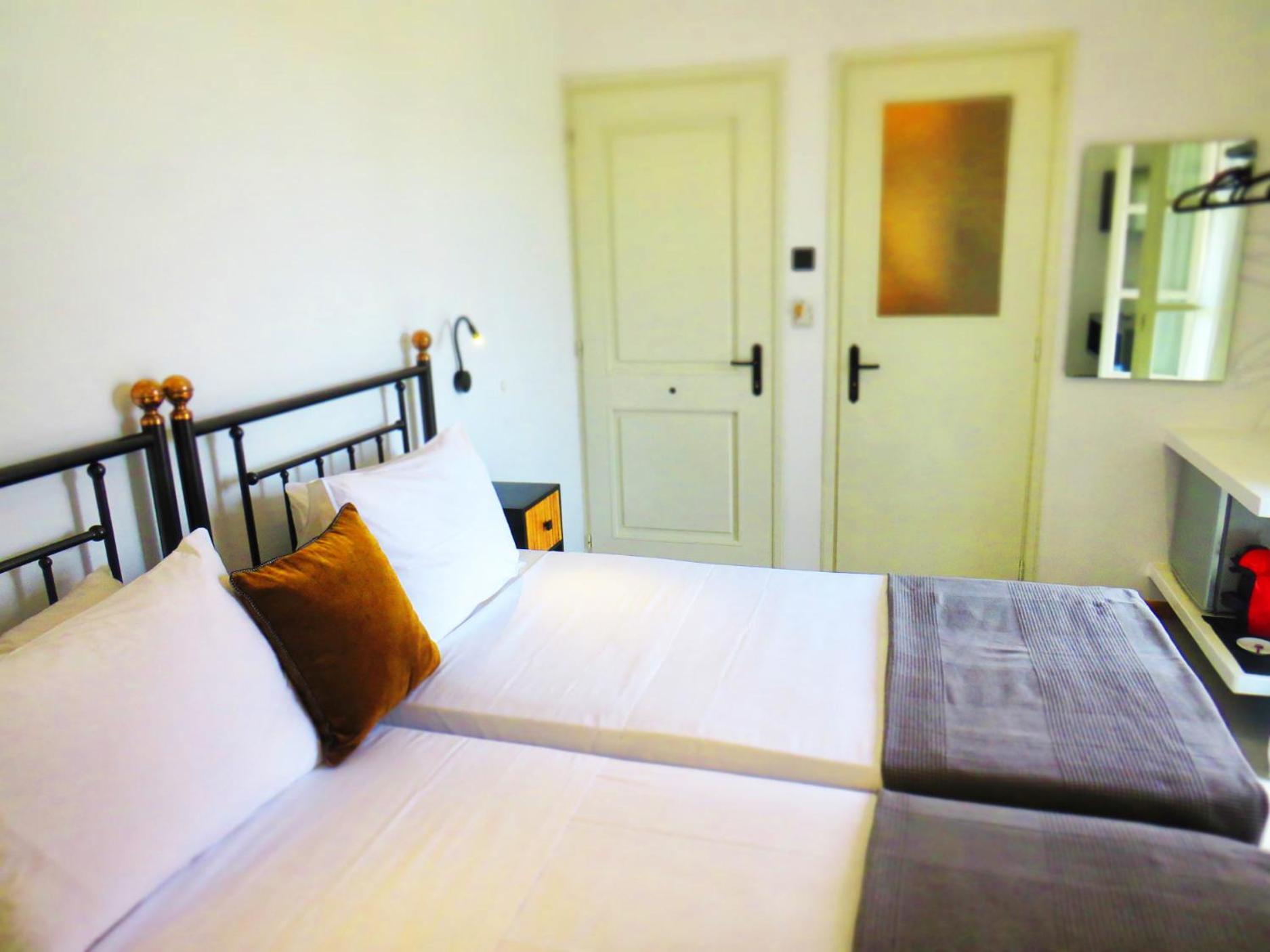 Axilleion Boutique Hotel Ermoupoli Bagian luar foto