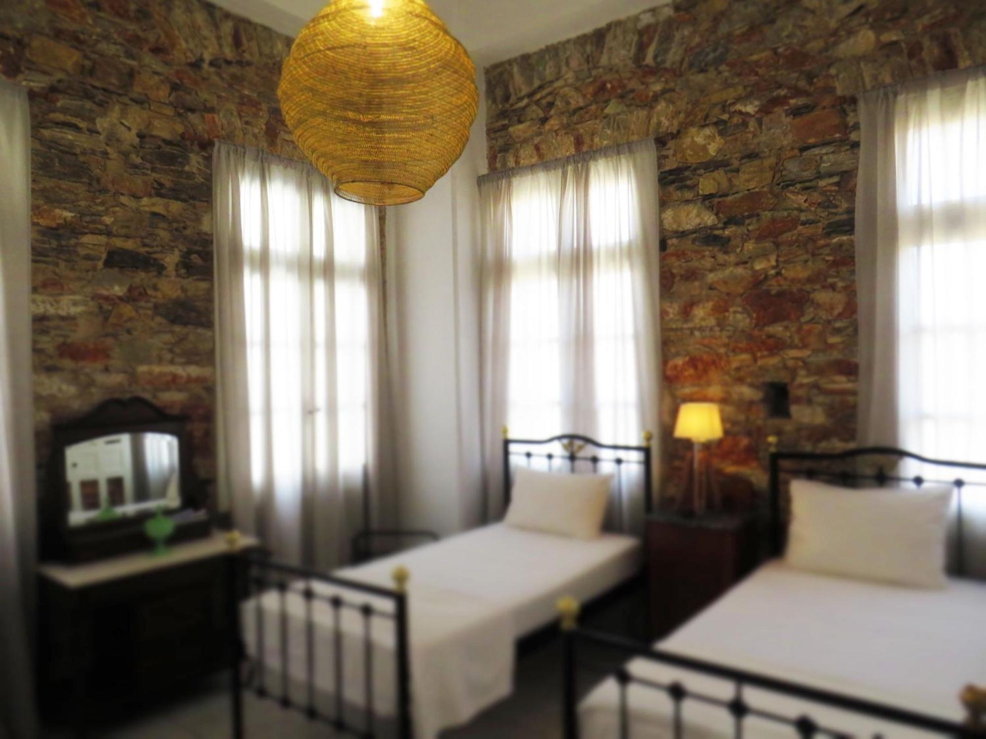 Axilleion Boutique Hotel Ermoupoli Bagian luar foto