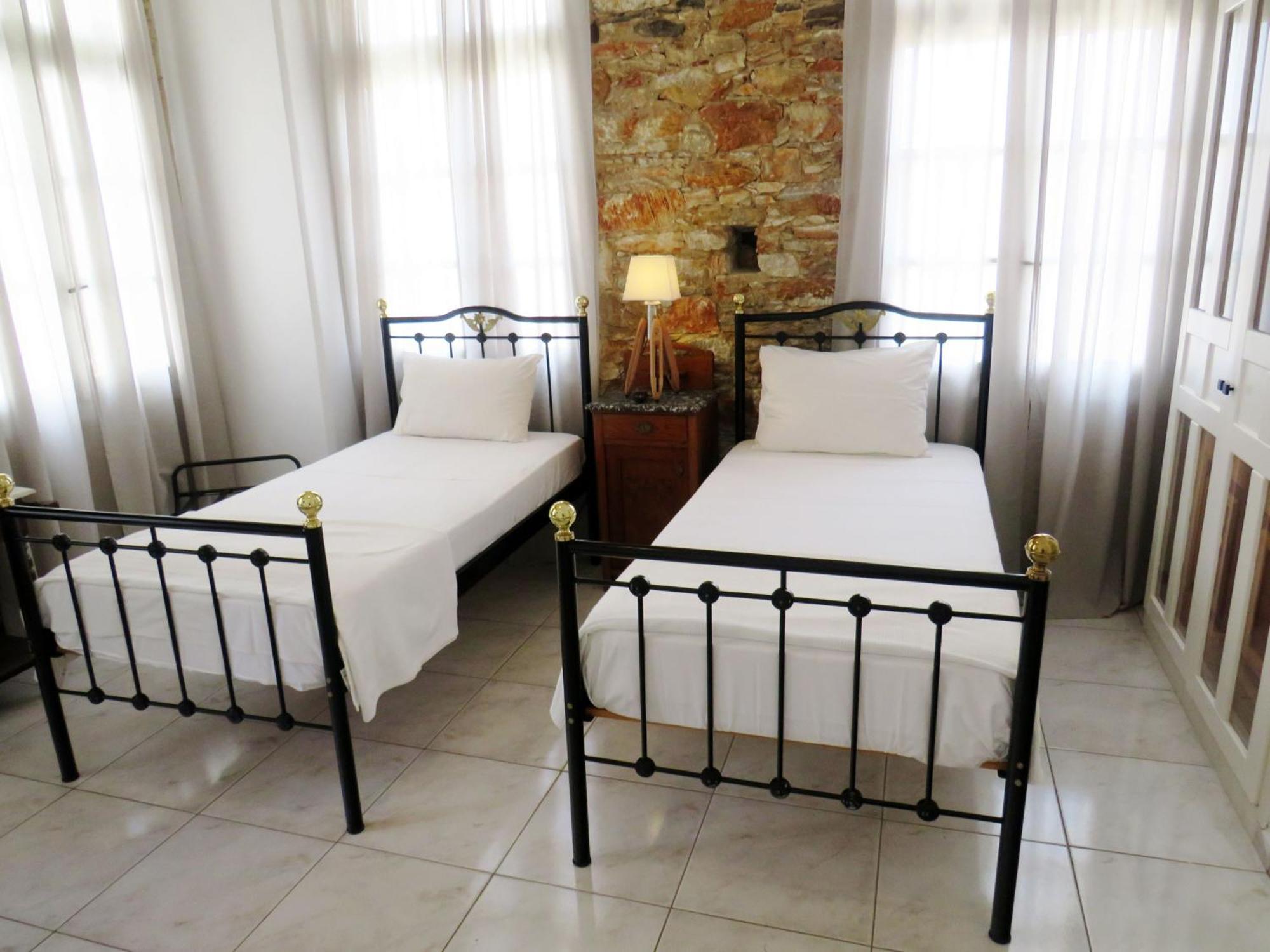 Axilleion Boutique Hotel Ermoupoli Bagian luar foto