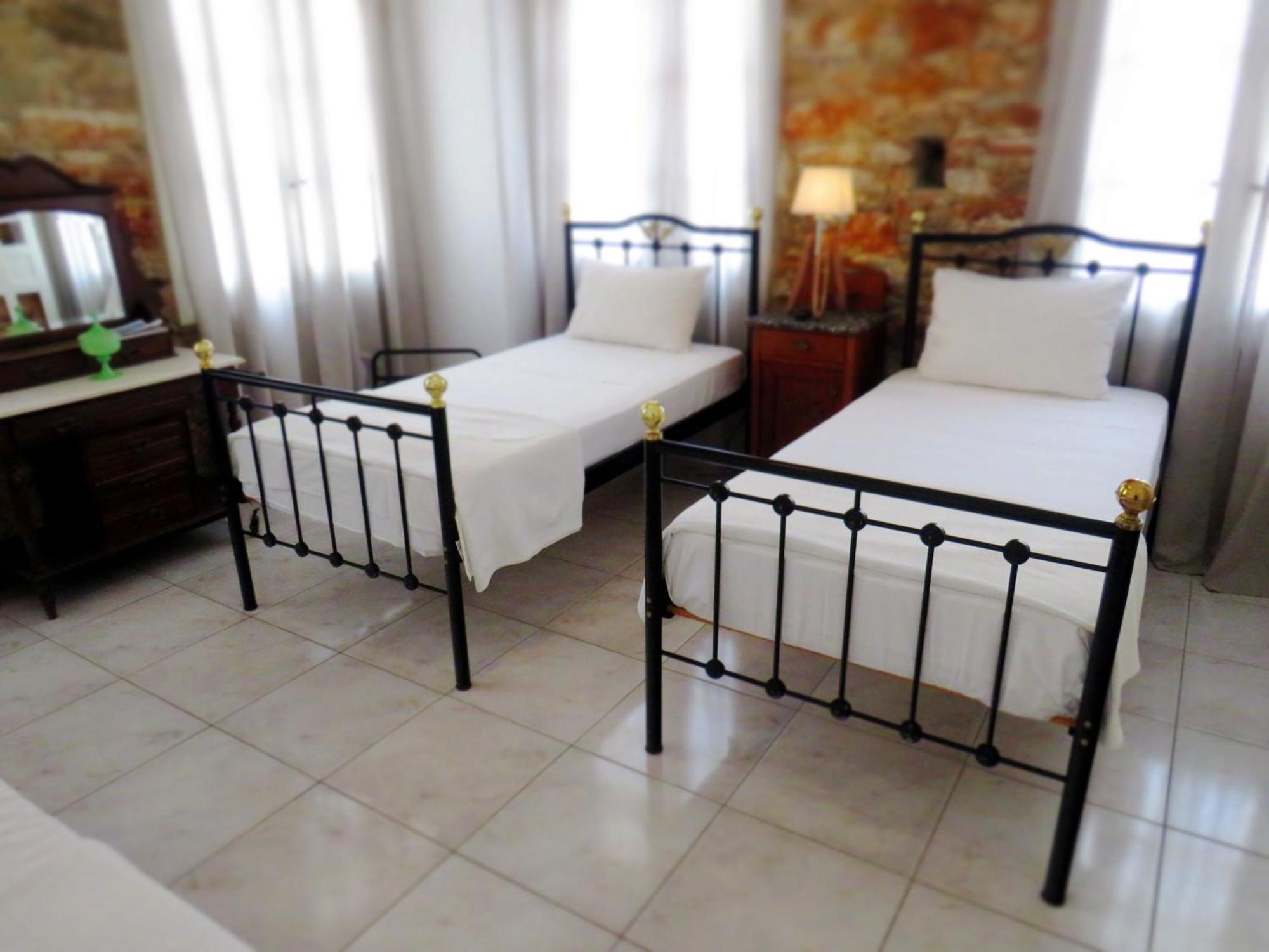 Axilleion Boutique Hotel Ermoupoli Bagian luar foto
