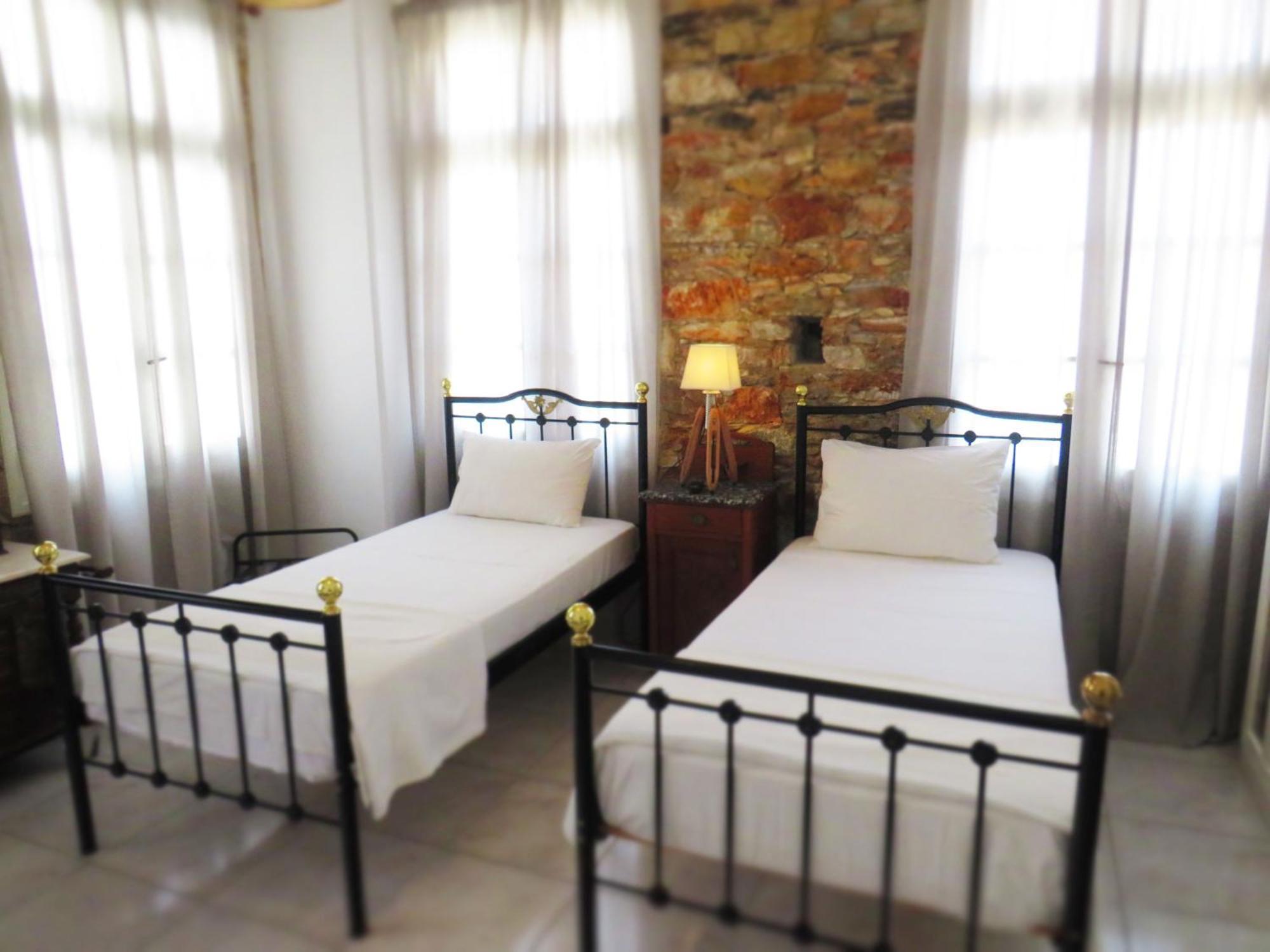 Axilleion Boutique Hotel Ermoupoli Bagian luar foto